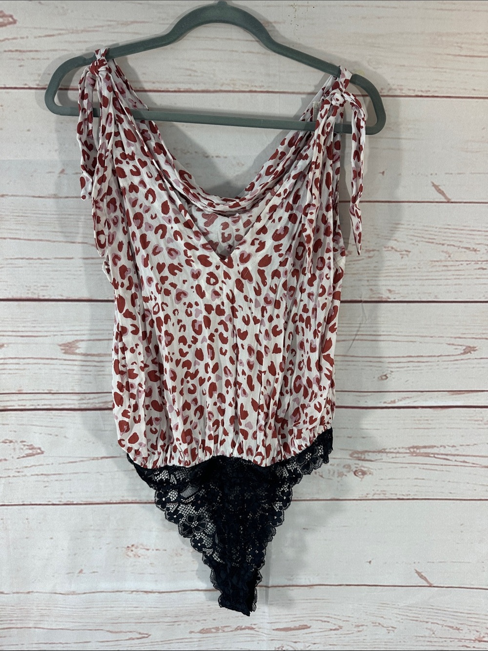 Leopard-Print Tie-Shoulder Bodysuit with Black Lace Trim M